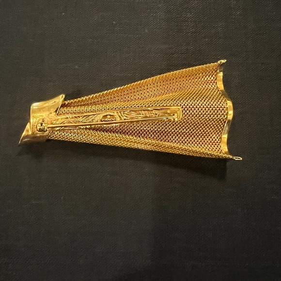 VINTAGE GIVENCHY GOLD MESH DESIGNER RUNWAY BROOCH PIN - Picture 7 of 8